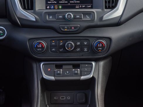 Used 2024 GMC Terrain SLE w/ Driver Convenience Package image 24