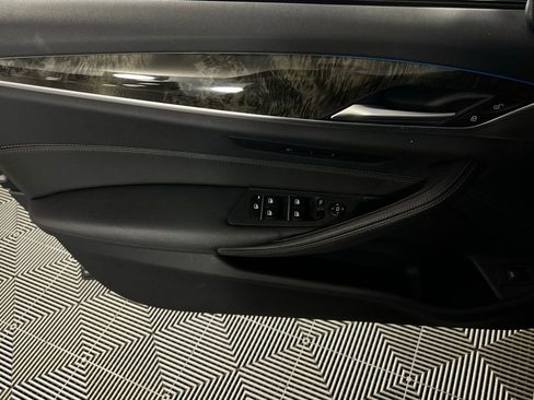 Used 2023 BMW 530e 530e iPerformance w/ M Sport Package image 24