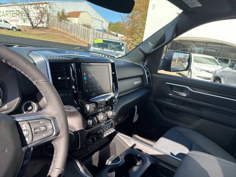 New 2026 RAM 1500 4x4 Crew Cab image 31