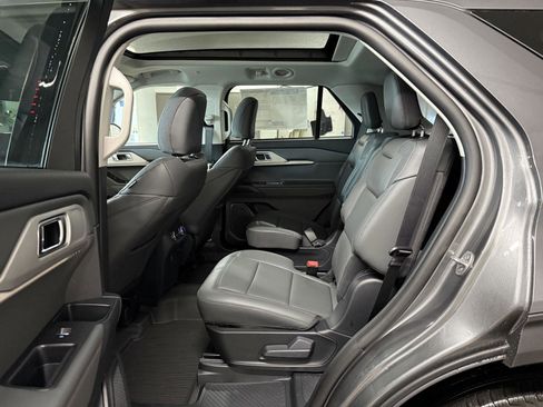 New 2026 Ford Explorer Active w/ Active Comfort Package AWD/4WD image 17