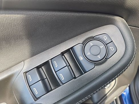 Used 2023 Buick Encore GX Essence w/ Experience Buick Package FWD image 26