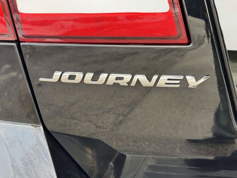 Used 2020 Dodge Journey SE w/ Blacktop Package image 14