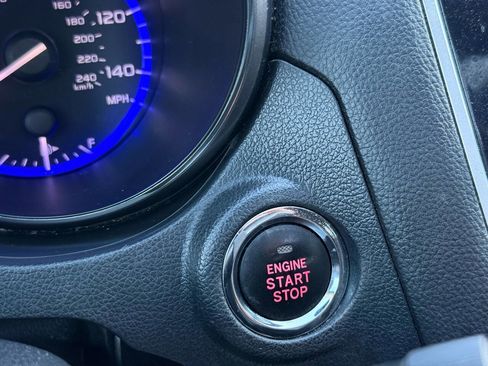 Used 2018 Subaru Outback 2.5i Limited image 31