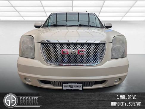 Used 2011 GMC Yukon Denali AWD/4WD image 8