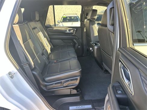 Used 2024 GMC Yukon SLT image 26