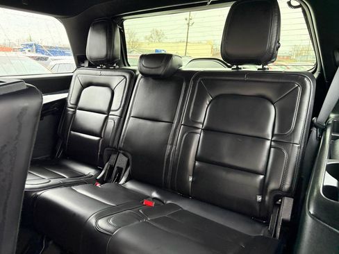 Used 2019 Lincoln Navigator Reserve image 17