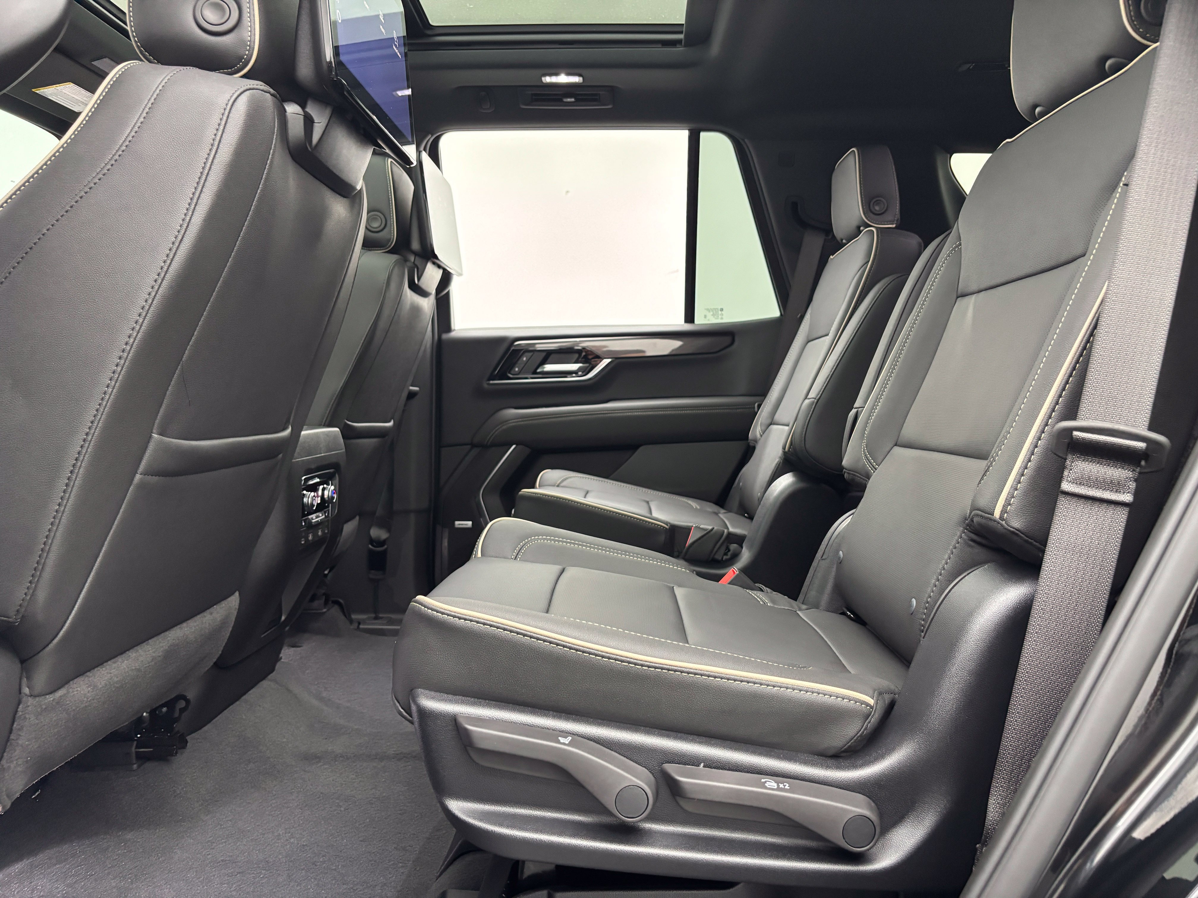 New 2026 GMC Yukon Elevation w/ Elevation Premium Package AWD/4WD image 49