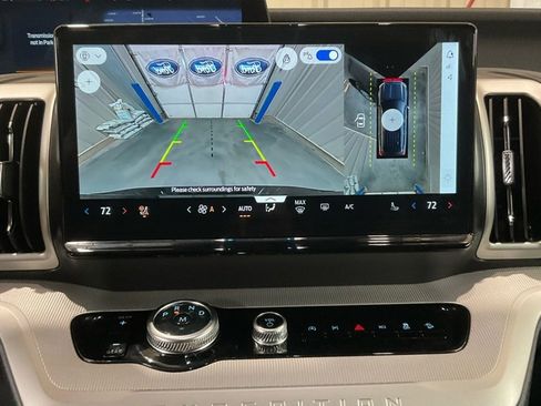 Used 2025 Ford Expedition Active image 21