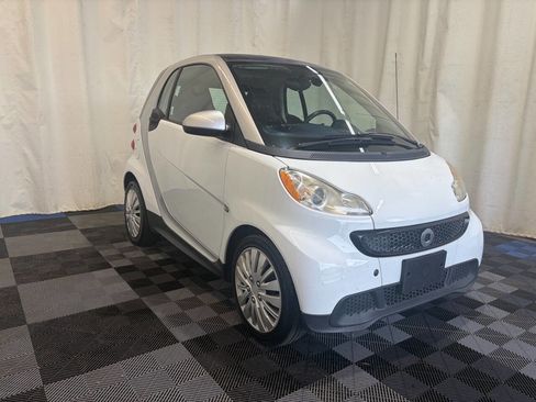 Used 2014 smart fortwo pure RWD image 3
