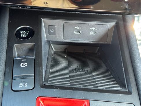 Used 2025 Nissan Kicks SR FWD image 26