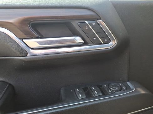 Certified 2024 GMC Sierra 1500 SLT image 9