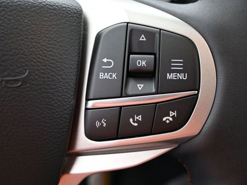 Used 2025 Ford Explorer Active w/ Active Comfort Package image 14