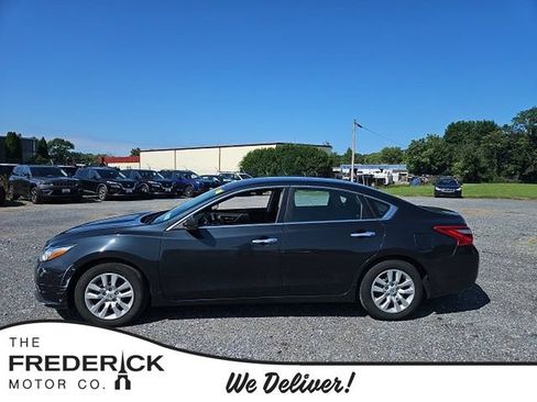 Used 2016 Nissan Altima 2.5 S w/ Power Driver Seat Package FWD image 1