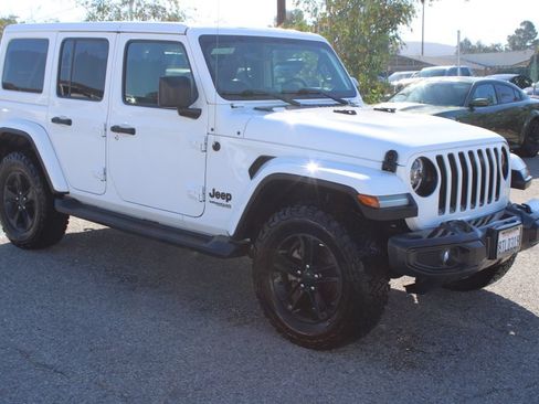 Used 2021 Jeep Wrangler Unlimited Sahara AWD/4WD image 3