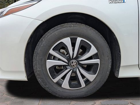 Used 2017 Toyota Prius Prime Premium image 10