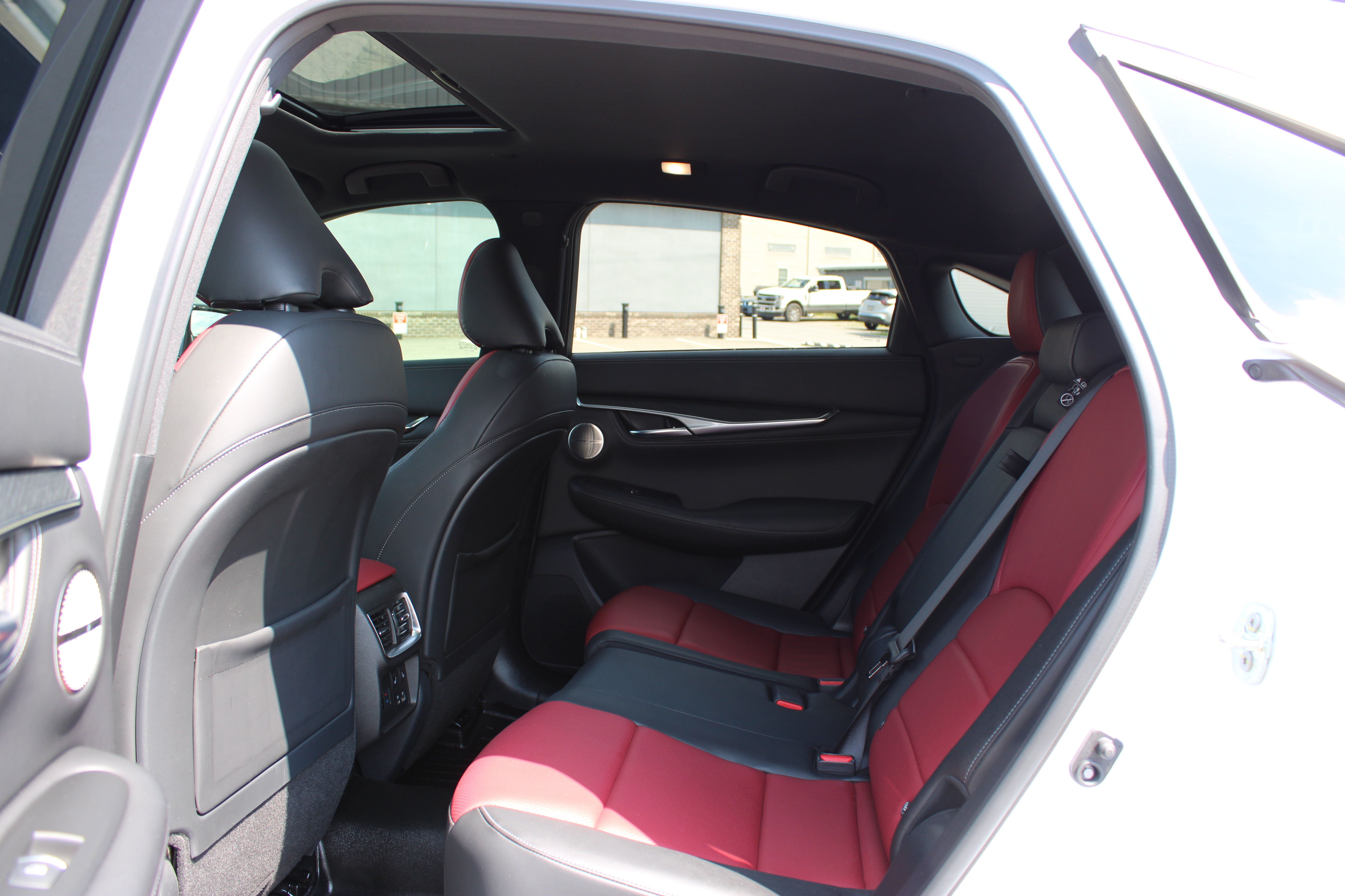 Used 2023 INFINITI QX55 Sensory w/ Lighting Package AWD/4WD image 11