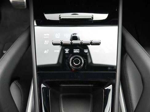 New 2025 Porsche Cayenne E-Hybrid image 13