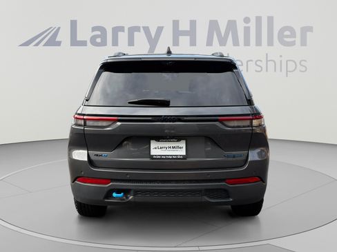 Used 2023 Jeep Grand Cherokee Trailhawk w/ Luxury Tech Group III AWD/4WD image 4