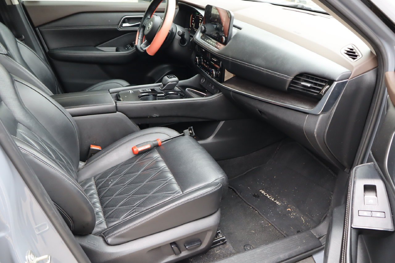 Used 2021 Nissan Rogue Platinum FWD image 17