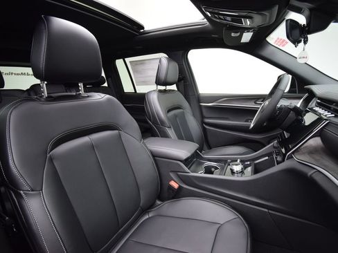 New 2025 Jeep Grand Cherokee Limited AWD/4WD image 19