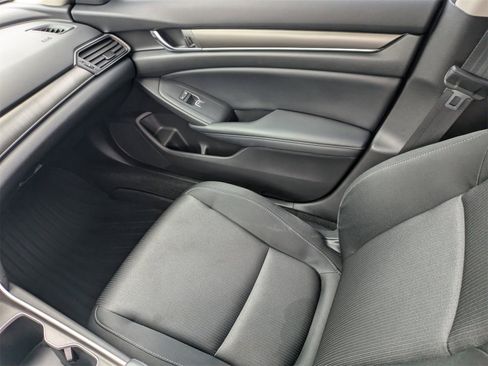 Used 2018 Honda Accord Hybrid image 17