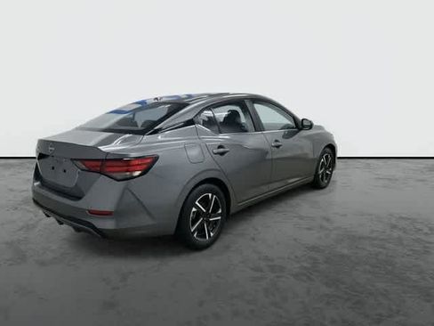 Used 2025 Nissan Sentra SV FWD image 4
