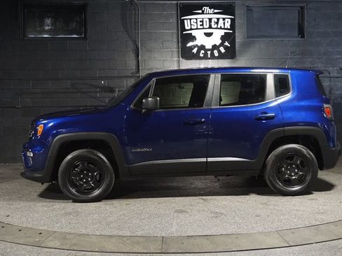 Used 2019 Jeep Renegade Sport w/ UConnect 7.0 Group AWD/4WD image 2