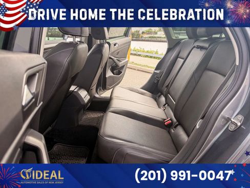 Used 2019 Volkswagen Jetta SE w/ Cold Weather Package FWD image 14