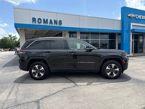 Used 2022 Jeep Grand Cherokee Limited 4xe w/ Luxury Tech Group II AWD/4WD image 2