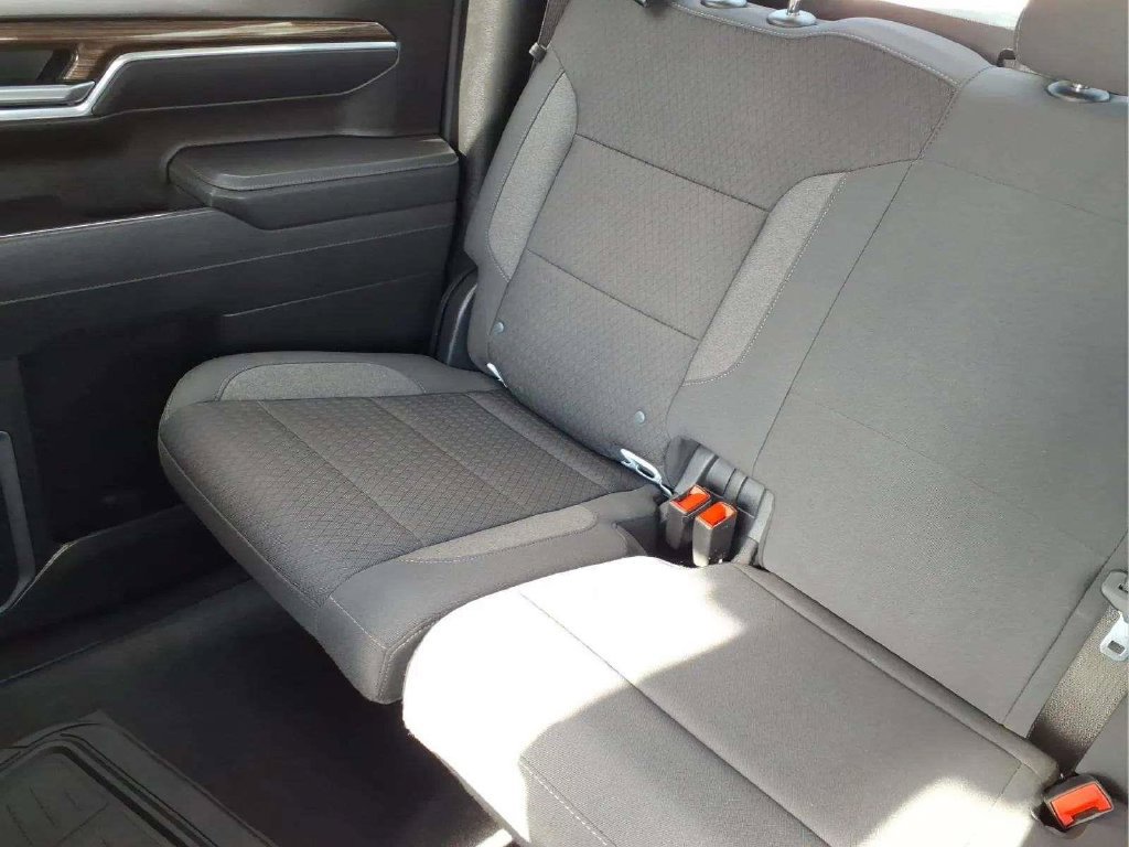 Used 2025 Chevrolet Silverado 1500 LT RWD image 15