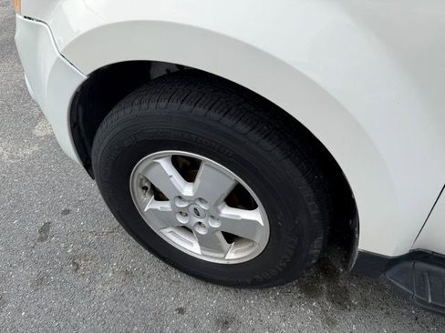 Used 2009 Ford Escape XLT image 8
