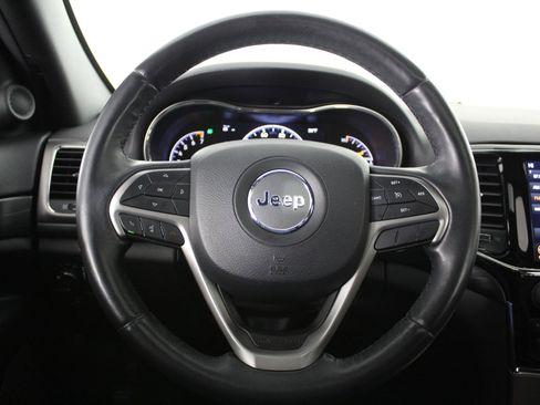 Used 2019 Jeep Grand Cherokee Altitude image 14