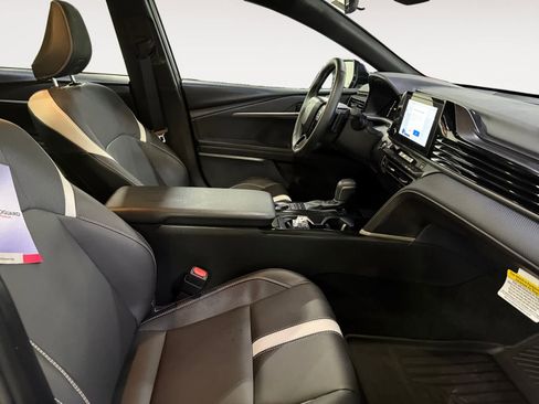 Used 2026 Toyota Camry SE image 19