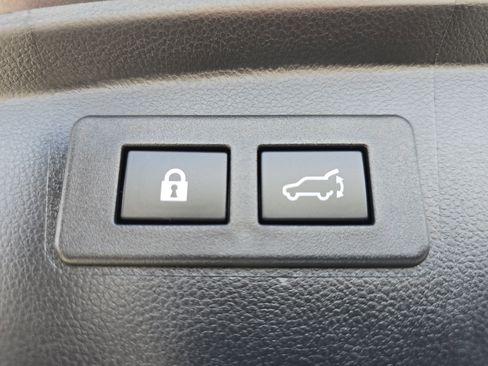 Certified 2025 Subaru Outback Premium w/ Popular Package #1 AWD/4WD image 18