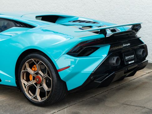 Used 2023 Lamborghini Huracan Tecnica RWD image 18
