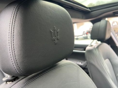 Used 2018 Maserati Ghibli GranSport image 35