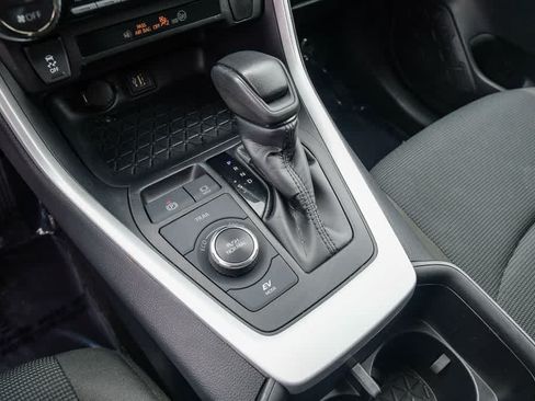 Used 2024 Toyota RAV4 LE AWD/4WD image 19