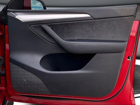 Used 2023 Tesla Model Y Performance image 27