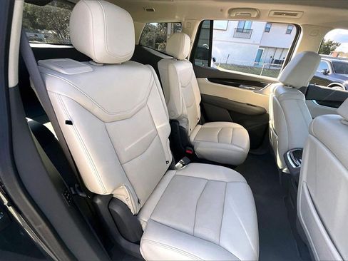 Used 2023 Cadillac XT6 Premium Luxury w/ Technology Package image 22
