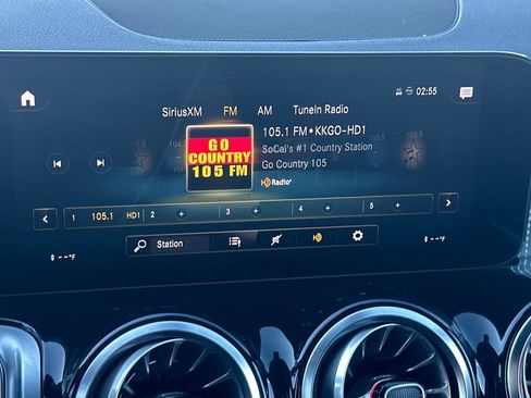 Used 2022 Mercedes-Benz GLB 250 4MATIC image 17