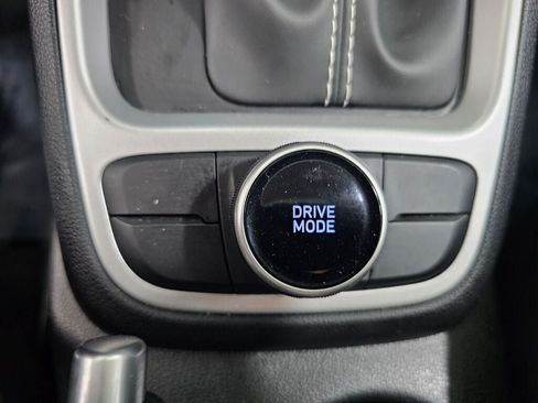 Used 2025 Hyundai Venue SEL FWD image 23