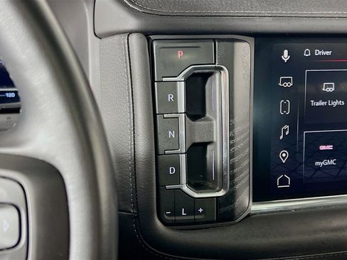 Used 2023 GMC Yukon Denali AWD/4WD image 17