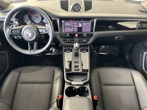 Certified 2026 Porsche Macan AWD/4WD image 6