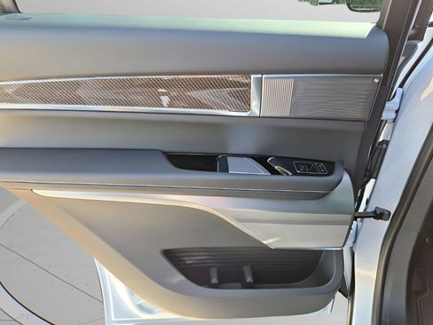 New 2026 Cadillac Vistiq Luxury AWD/4WD image 17