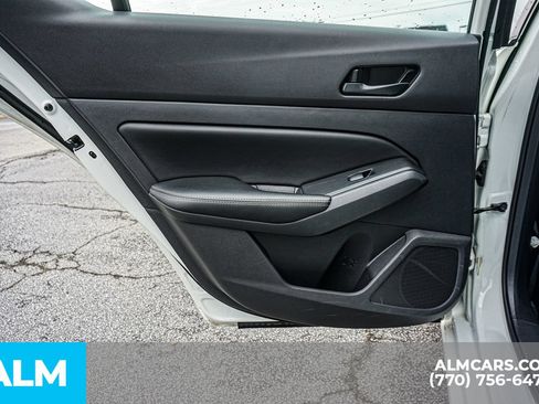 Used 2025 Nissan Altima 2.5 SV FWD image 55