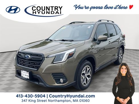 Used 2023 Subaru Forester Premium AWD/4WD image 1