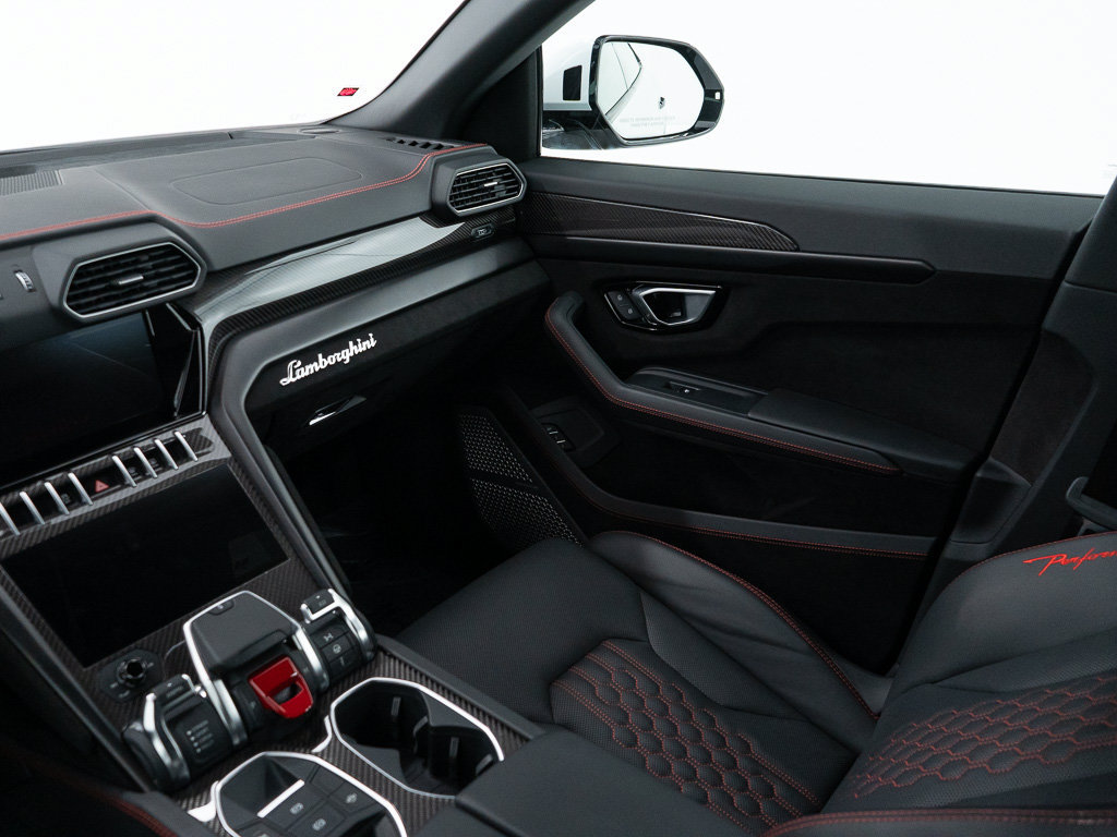 Used 2024 Lamborghini Urus Performante AWD/4WD image 30