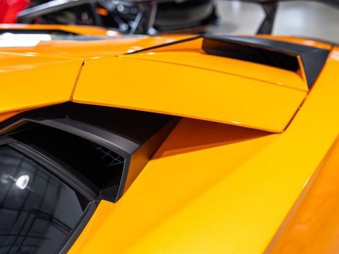 Used 2018 Lamborghini Aventador S AWD/4WD image 25