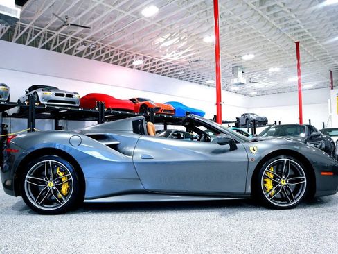 Used 2017 Ferrari 488 Spider RWD image 8