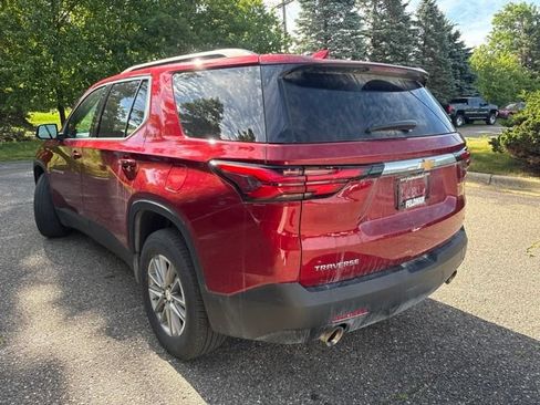 Used 2023 Chevrolet Traverse LT FWD image 4
